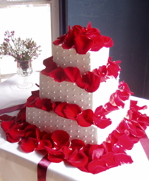 bolo de casamento quadrado Com Rosas Vermelhas