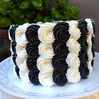 bolo preto e branco Chantilly