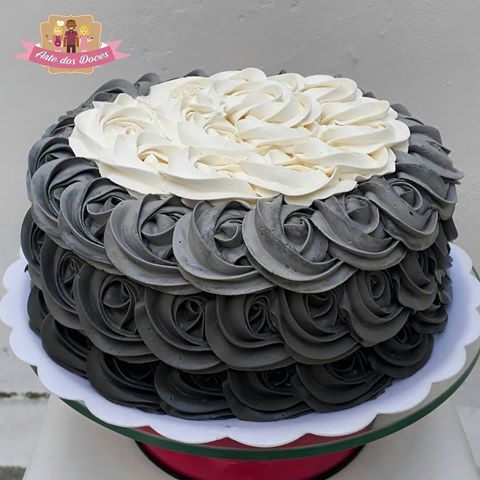 bolo preto e branco Chantilly