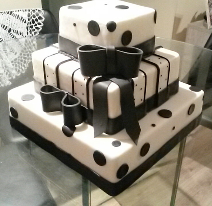 bolo preto e branco Quadrado