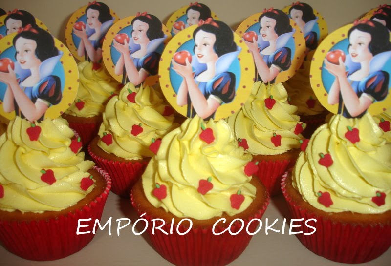 cupcake branca de neve Chantilly