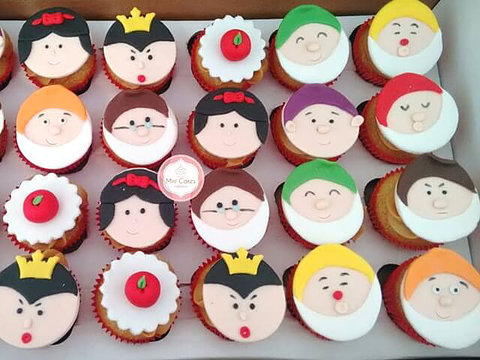 cupcake branca de neve Cute