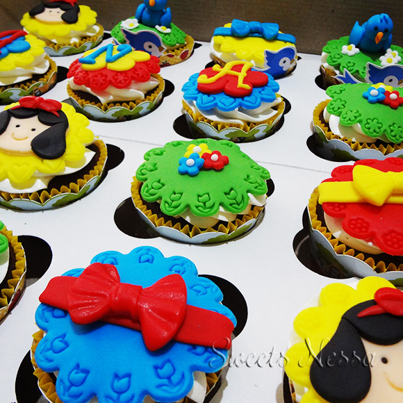 cupcake branca de neve Cute