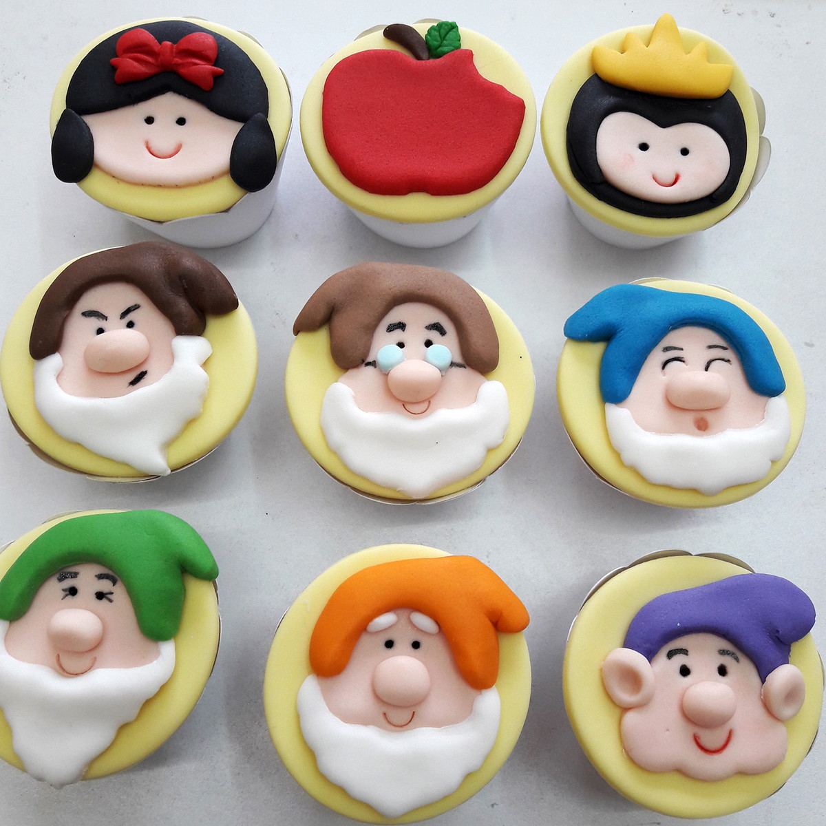 cupcake branca de neve E Sete Anões