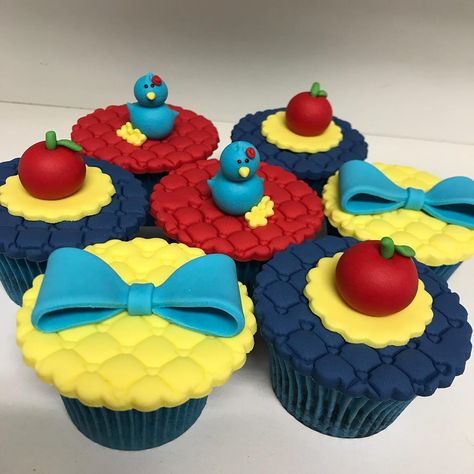 cupcake branca de neve Pasta Americana