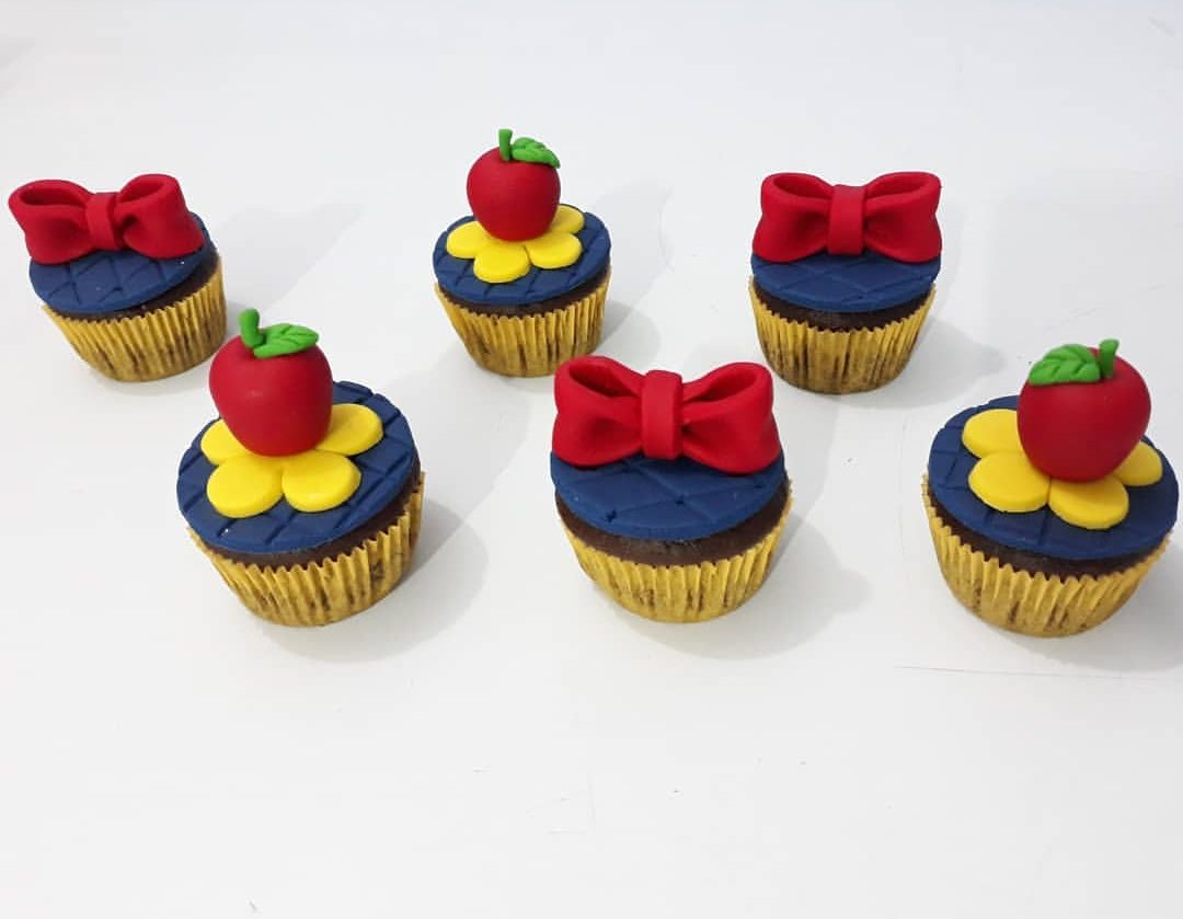 cupcake branca de neve Pasta Americana