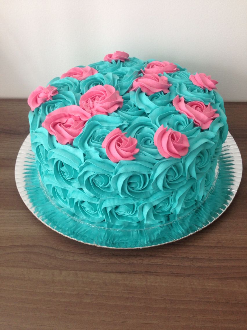 bolo azul e rosa Com Chantilly