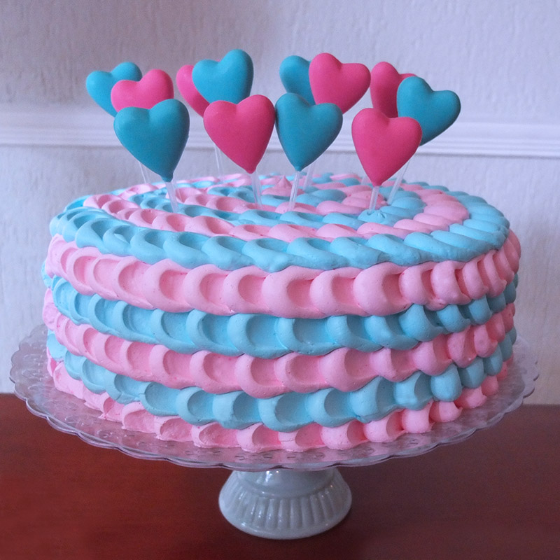 bolo azul e rosa Com Chantilly