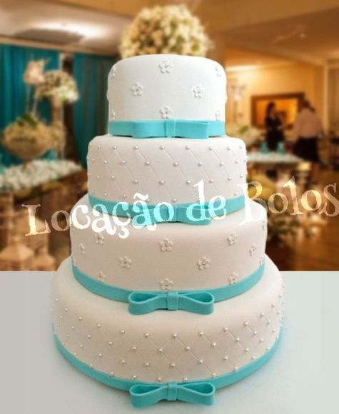 bolo azul tiffany Com Branco