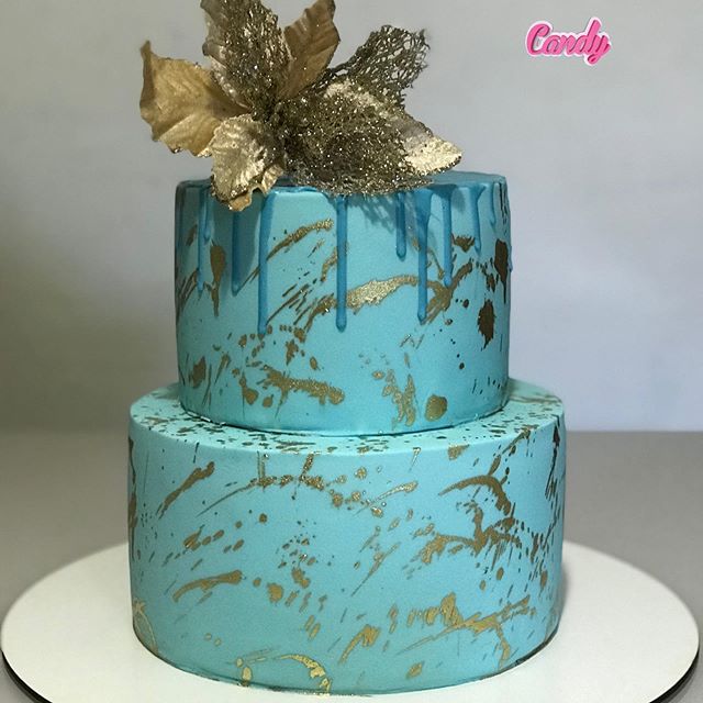 bolo azul tiffany Com Dourado