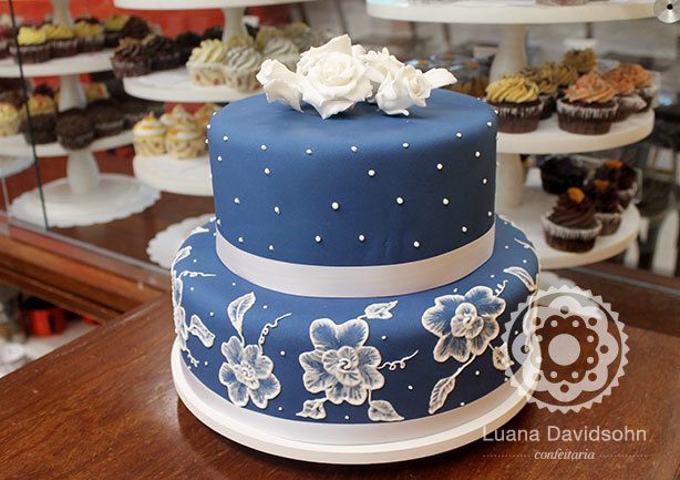 Bolo de Ursinho Azul, Marrom e Branco - Confeitaria da Luana