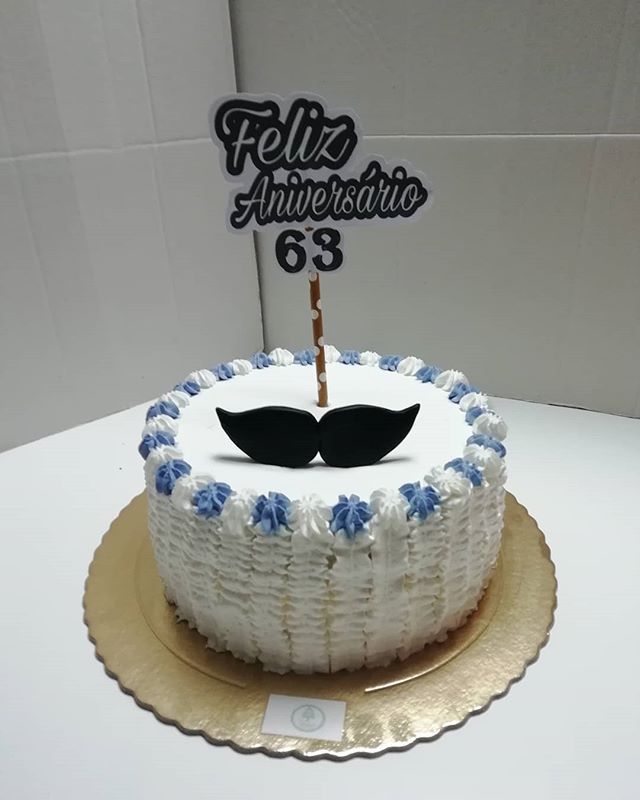 Bolo de Aniversário Masculino Com Chantilly