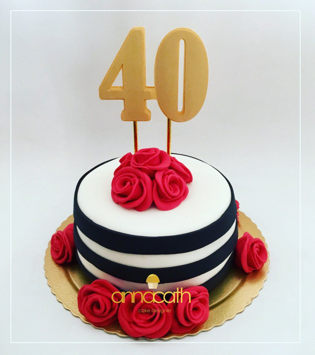 Bolo de Aniversário Feminino 40 anos