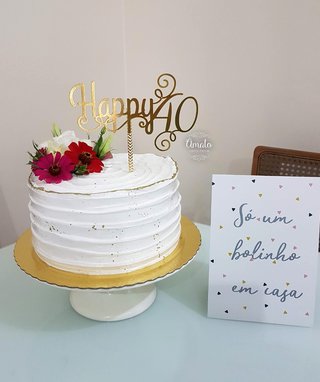 Bolo de Aniversário Feminino 40 anos