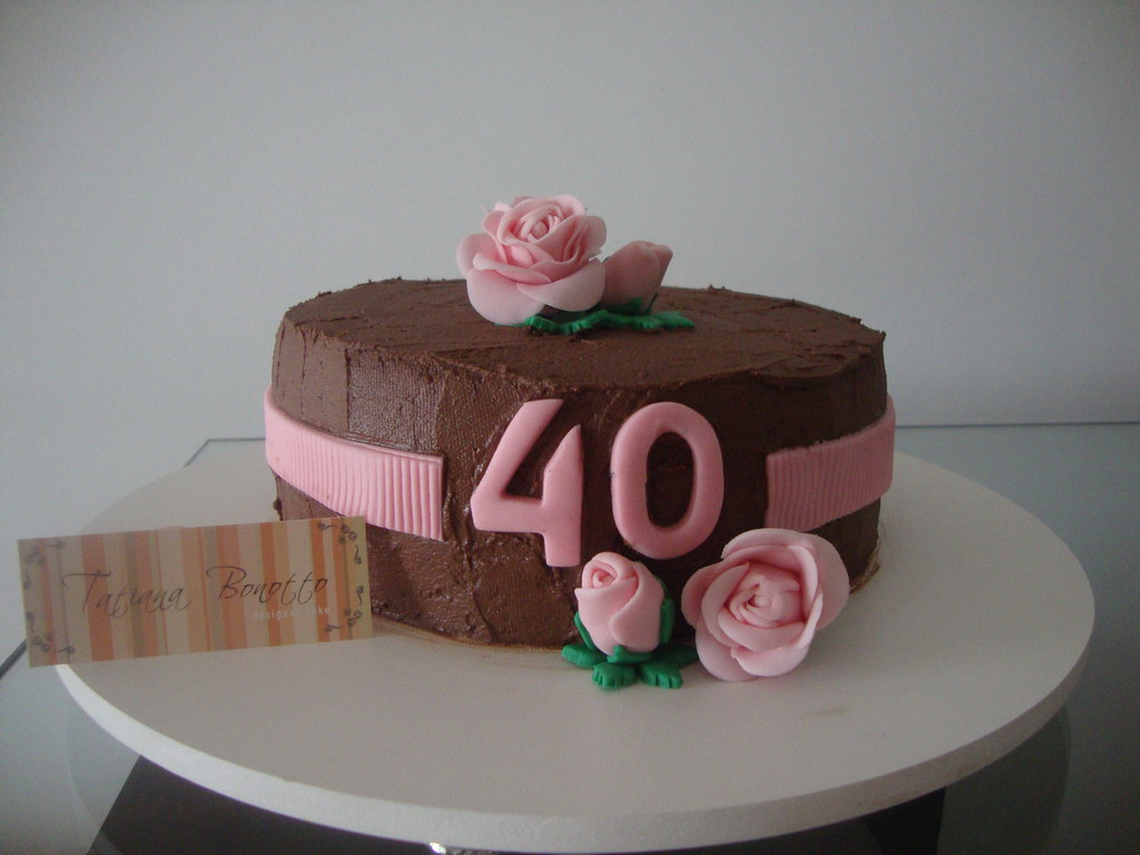 Bolo de Aniversário Feminino 40 anos