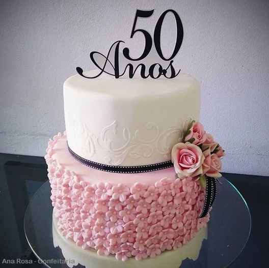 Bolo de Aniversário Feminino 50 anos