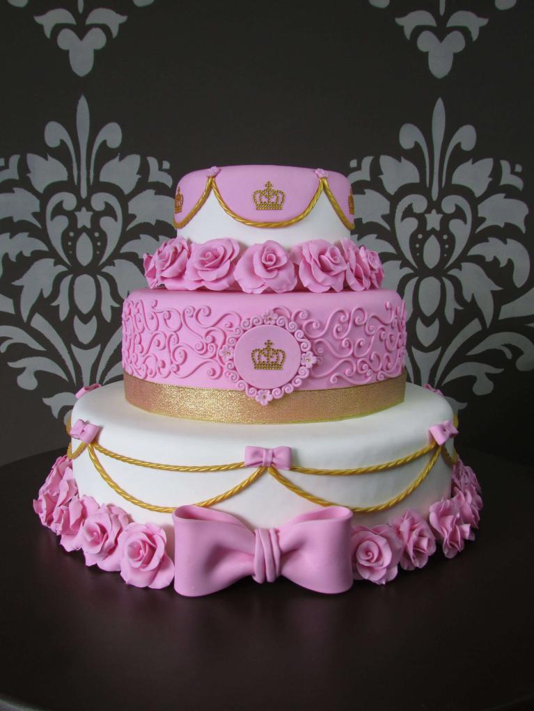bolo fake princesa Rosa e Dourado