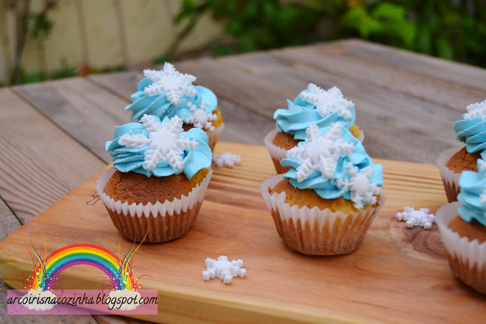 cupcake da frozen Com Chantilly