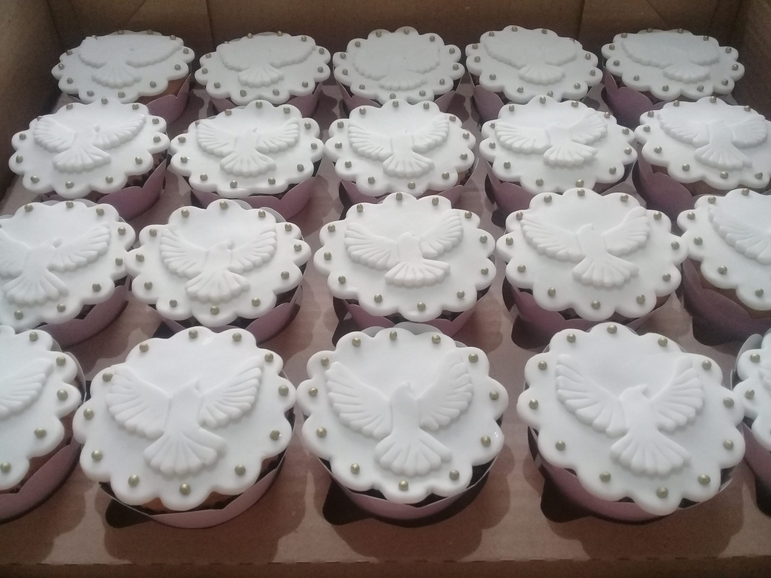 Cupcake Para Batizado Branco