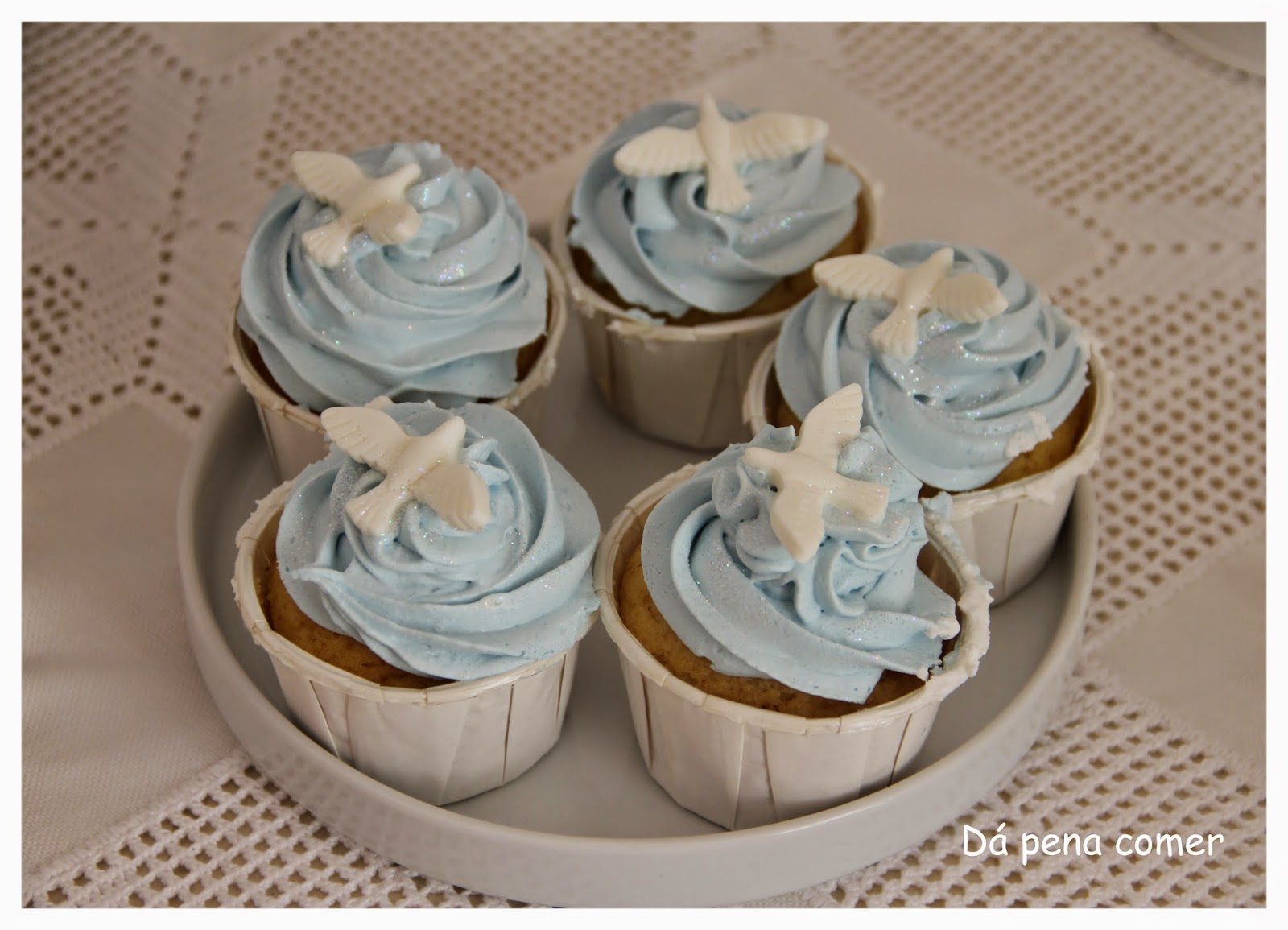 Cupcake Para Batizado Com Chantilly