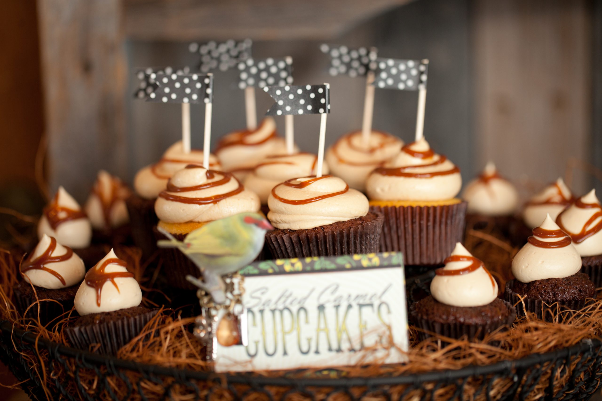 cupcake para casamento Rústico