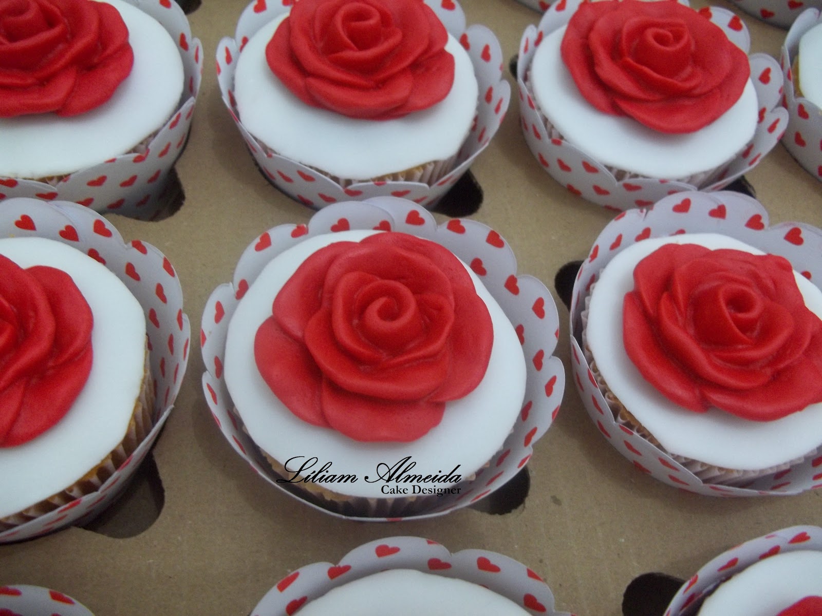 cupcake para casamento Vermelho e Branco