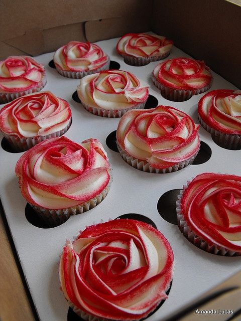 cupcake para casamento Vermelho e Branco