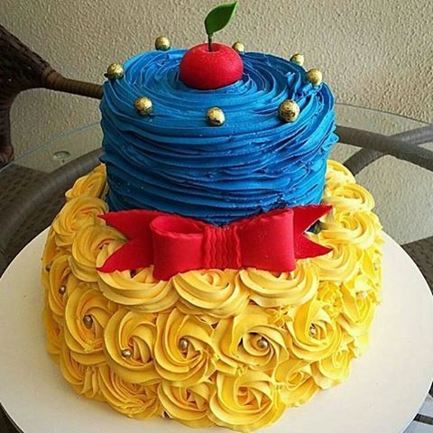  Bolo de 2 Andares Branca de Neve