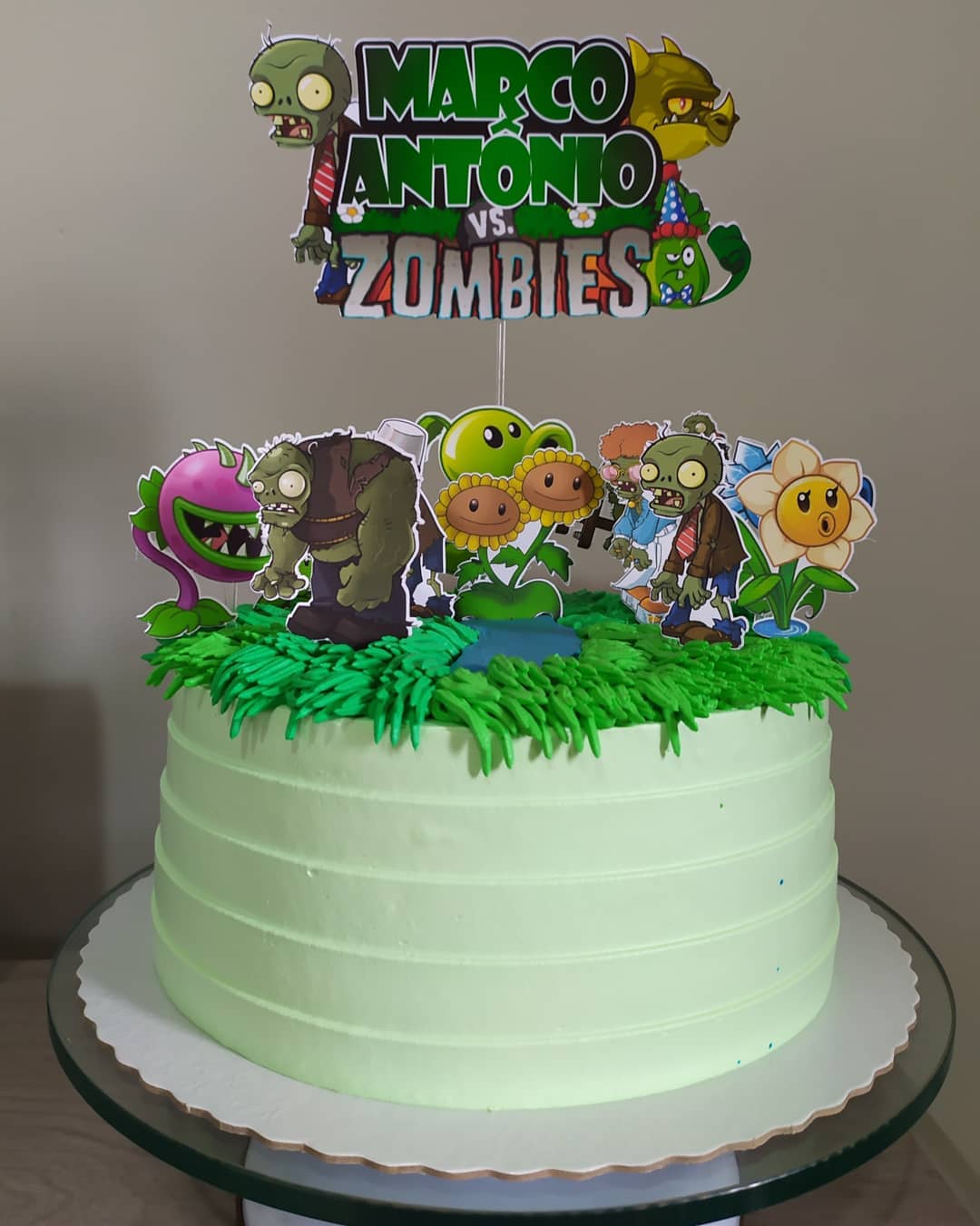 Bolo Planta vs Zumbi Simples