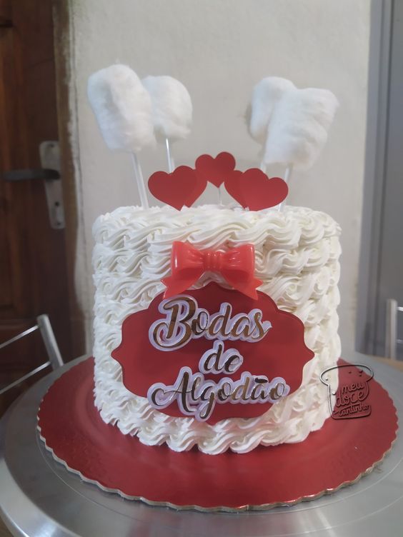 Bolo de bodas de algodão Chantilly