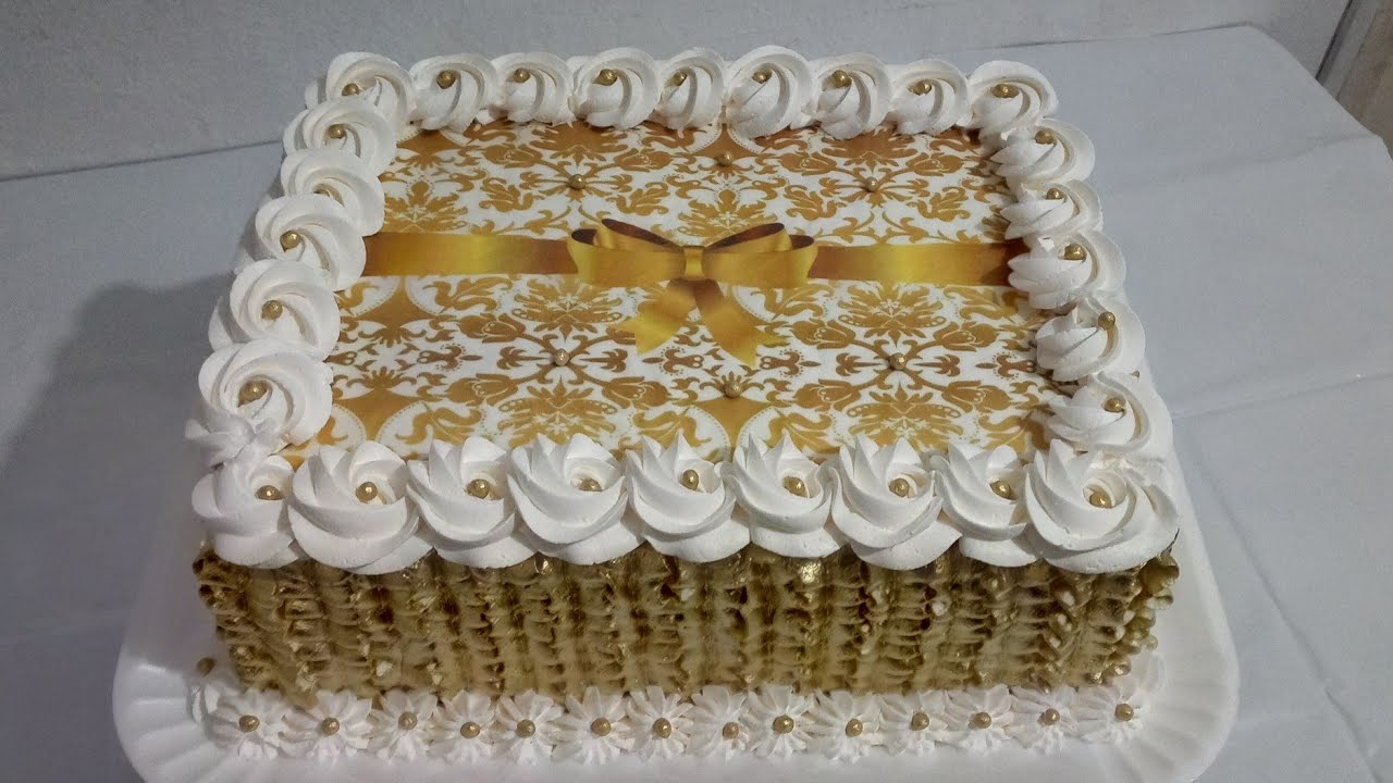 Bolo de bodas de ouro Chantilly