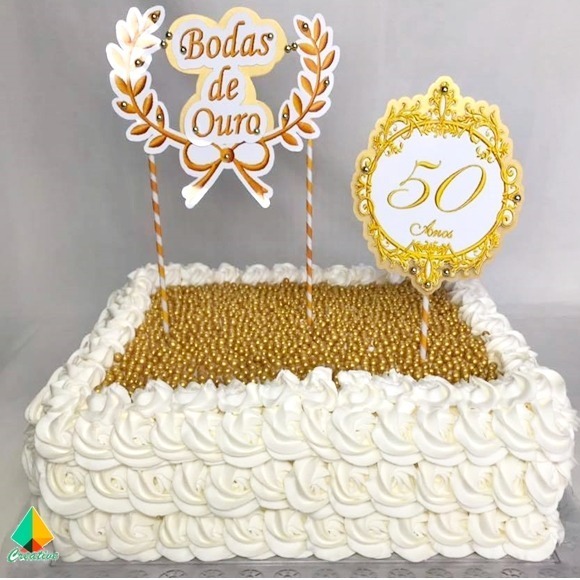 Bolo de bodas de ouro Chantilly