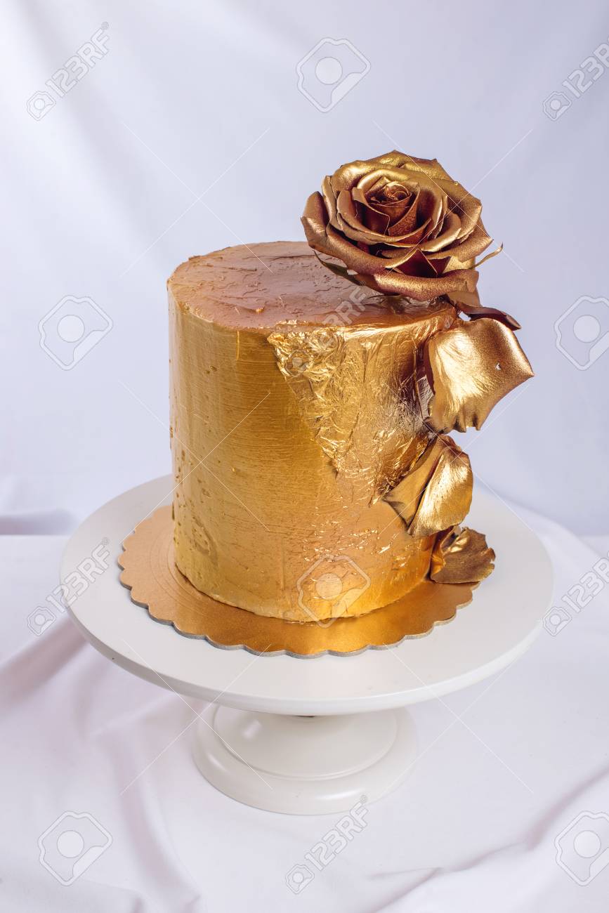 Bolo de bodas de ouro Dourado