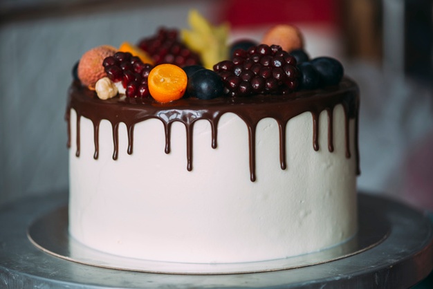 Bolo decorado com frutas Chocolate