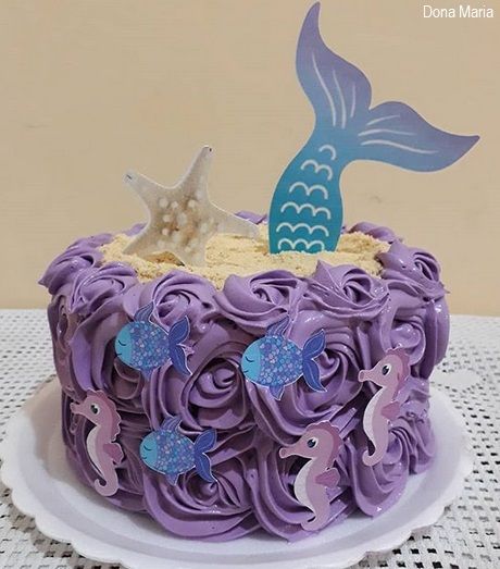 Bolo Pequena Sereia decorado com chantilly/ Transferindo desenho para bolo.  