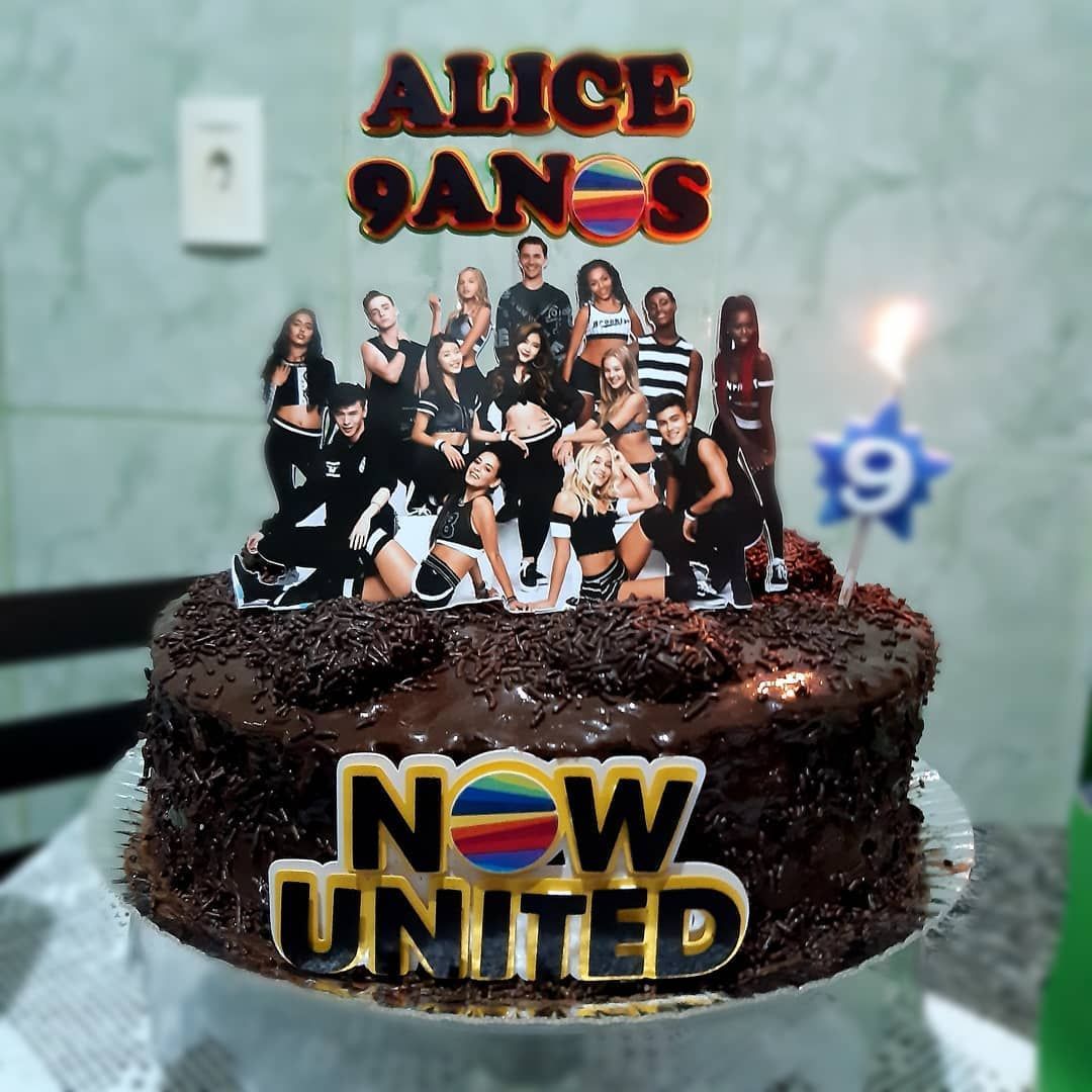 Bolo Now United Preto