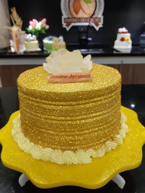 Bolo Glow Cake Dourado