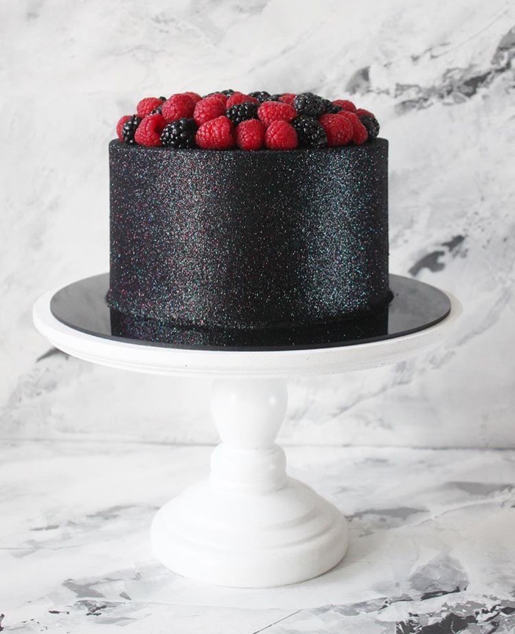 Bolo Glow Cake Preto