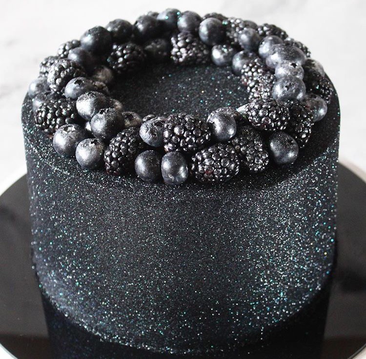 Bolo Glow Cake Preto