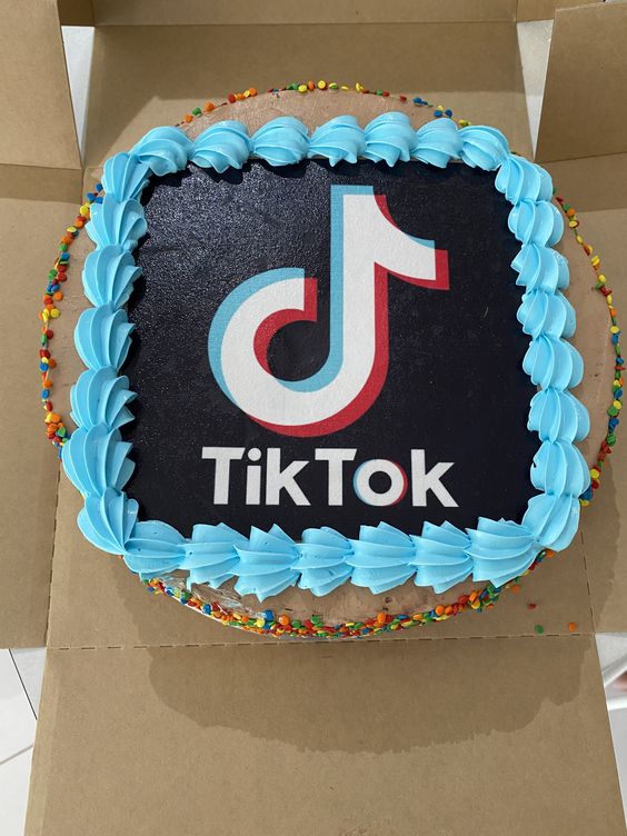 bolo quadrado decorado masculino｜Pesquisa do TikTok